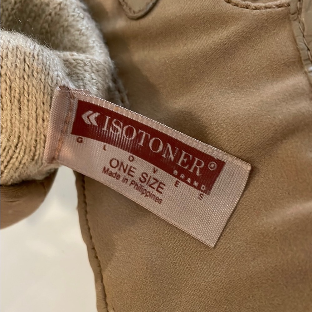 Elegant Tan Gloves - Picture 3 of 4